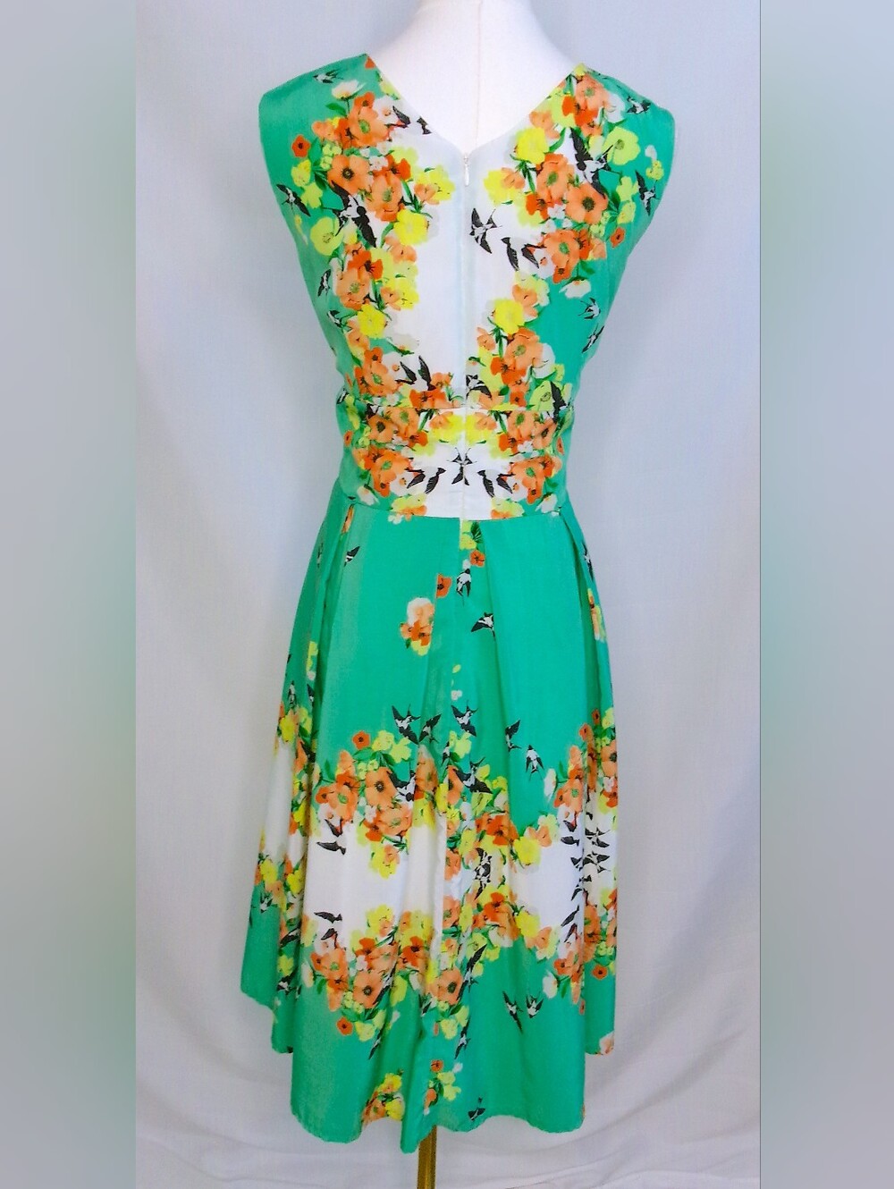 Rabbit Rabbit Rabbit Green Floral V-Neck Maxi Dress - Picture 5 of 8